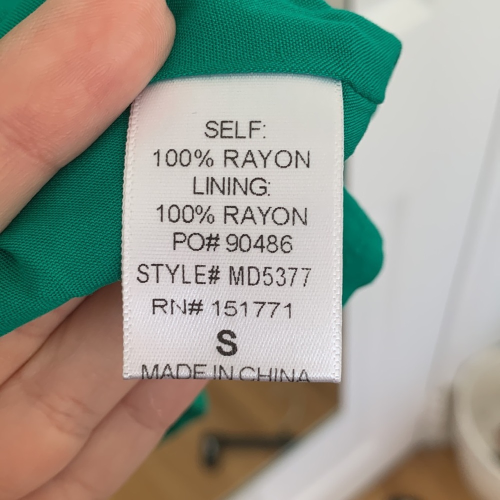 NWT✨ Lelis Kelly Green side cut out mini shirt dress with pockets size Small - Picture 5 of 5